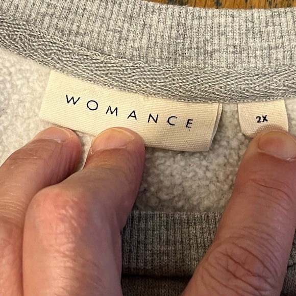 ❣️ WOMANCE Sweatshirt 2X – Grey with Red Heart - Picture 2 of 8